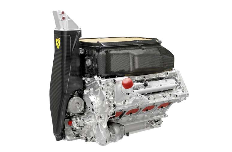 <p>Motores V8 utilizados até 2013 (foto) serão substituídos por V6 com turbo; equipes vêm trabalhando desde 2012 para construir carros "do zero" dentro das novas especificações</p>