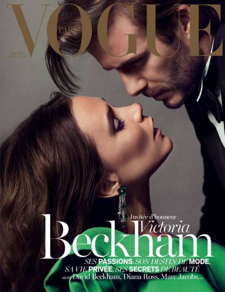<p>Victoria e David Beckham estampam a capa de dezembro da Vogue Paris</p>