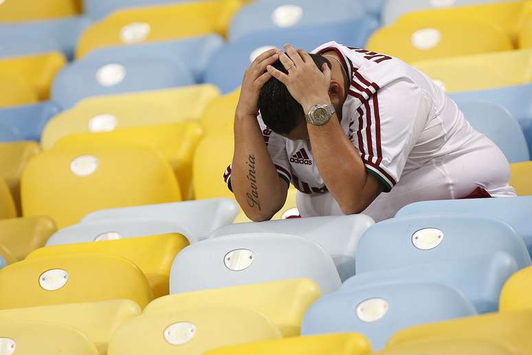 Torcedor do Fluminense se desespera com empate no Maracan&atilde;
