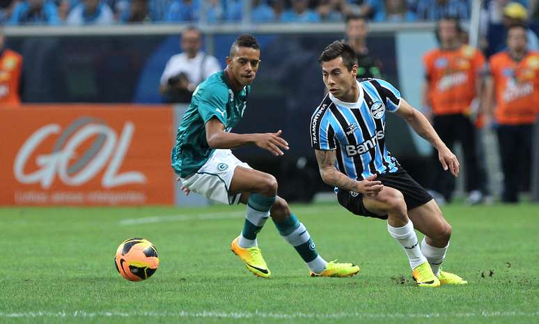 <p>Vargas faz os seus últimos jogos pelo Grêmio; chileno não permanecerá no clube para 2014, mas vinda para o Santos é incerta</p>