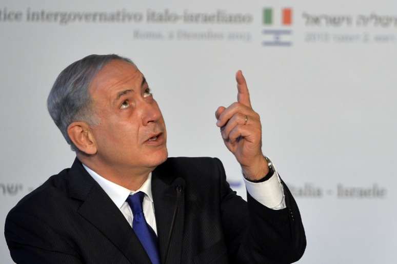Netanyahu gesticula durante encontro bilateral em Rola