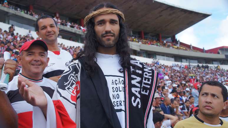 Jesus Tricolor &eacute; um dos torcedores mais conhecidos do Santa Cruz