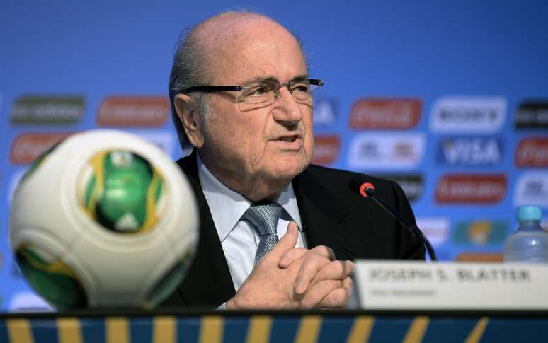 <p>Presidida por Blatter, Fifa distribuirá mais dinheiro no Brasil</p>