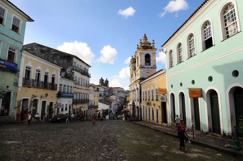 <p>Salvador  é uma das capitais mais vibrantes e fascinantes do Brasil</p>