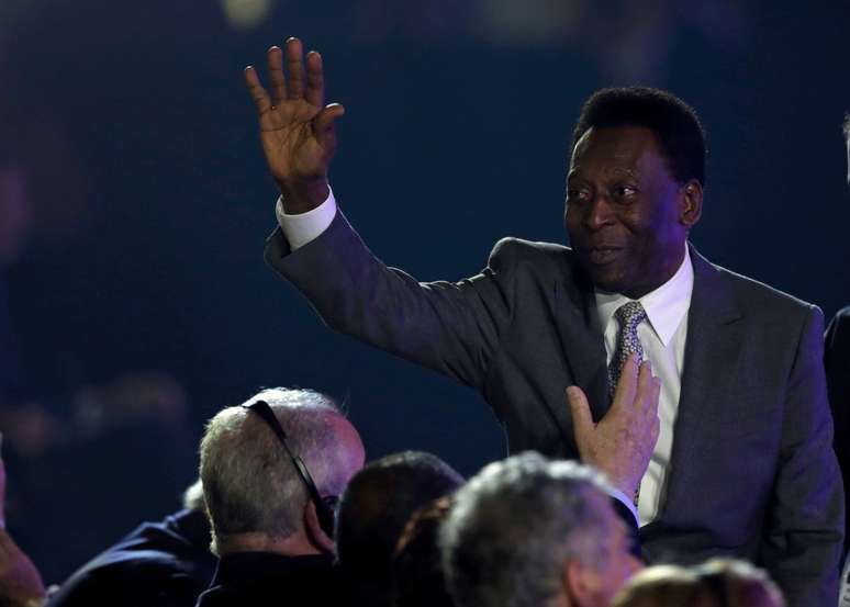 Pelé anunciou que não participará do sorteio, mas compareceu a evento