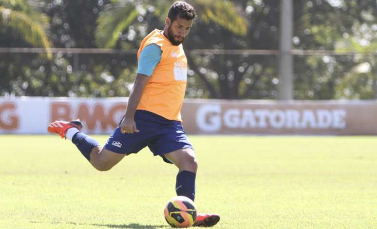 <p>Victorino pode fazer seu primeiro jogo em última partida do Cruzeiro no ano</p>