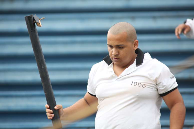 <p>Leone Mendes da Silva é um dos torcedores que seguem presos em Joinville</p>