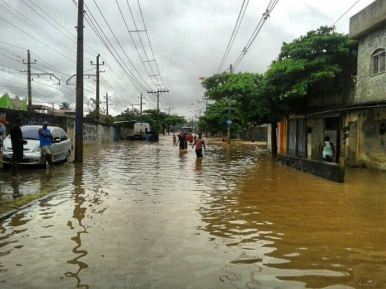 Os moradores do bairro Morro do Agudo tamb&eacute;m sofreram com alagamentos