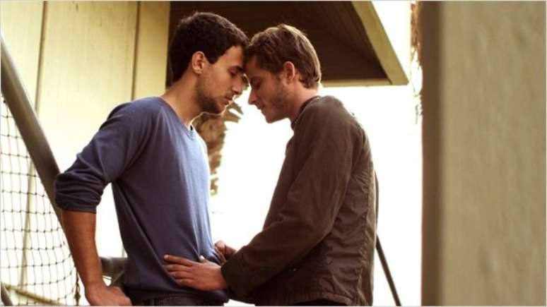 <p>Cena do drama&nbsp;'Al&eacute;m da Fronteira'</p>