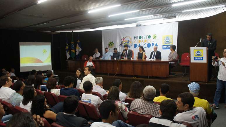 Lideran&ccedil;as participaram da apresenta&ccedil;&atilde;o e pediram a&ccedil;&otilde;es pr&aacute;ticas para melhoria das condi&ccedil;&otilde;es de quem trabalha com esportes nas comunidades