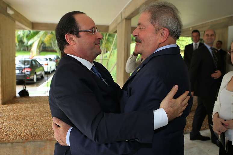Lula se encontrou com o presidente francês, François Hollande, em Brasília