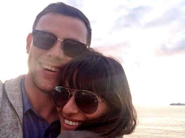 Lea Michele, namorada do ator, agradeceu o apio dos fãs pelo Twitter