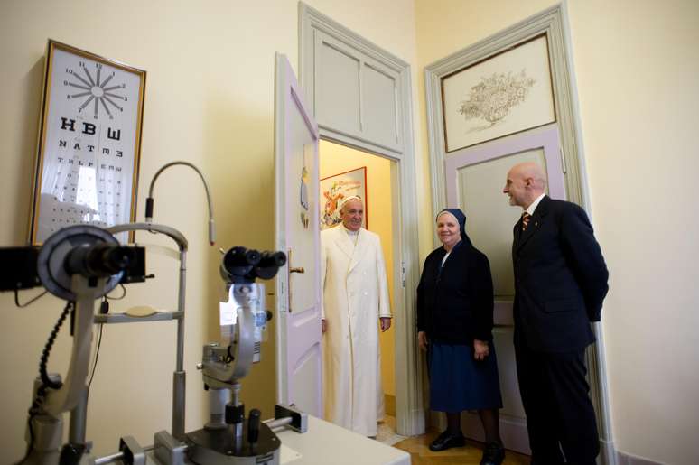 Papa visitou as instalações da instituição de caridade do Vaticano