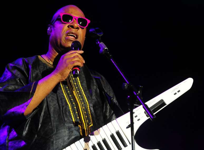 O músico norte-americano Stevie Wonder foi o responsável por encerrar a etapa paulistana do festival Circuito Banco do Brasil, neste sábado, no Aeroporto Campo de Marte. O cantor não se apresentava em São Paulo há 18 anos