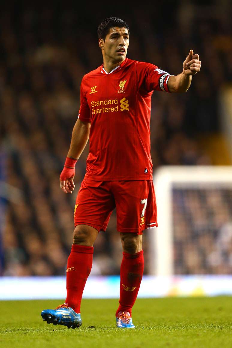 Suárez deu show contra o Tottenham e liderou goleada por 5 a 0