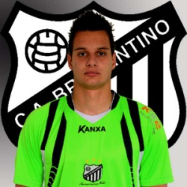 Goleiro Vinicius passar&aacute; per&iacute;odo afastado dos gramados