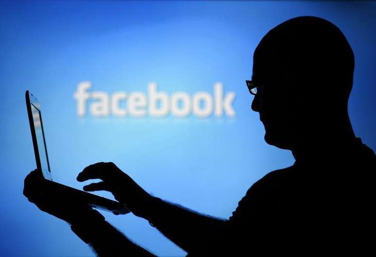 <p>No teste, o Facebook 'manipulou' o feed de notícias de quase 700 mil internautas</p>