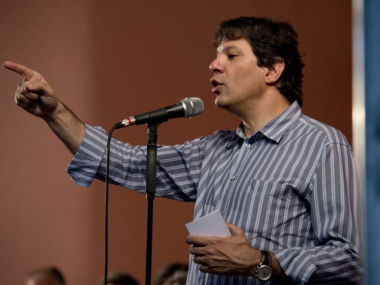 O prefeito de São Paulo Fernando Haddad (PT) participou de um evento em Itaquera, na manhã desta sexta-feira, no qual empresários anunciaram investimentos na região