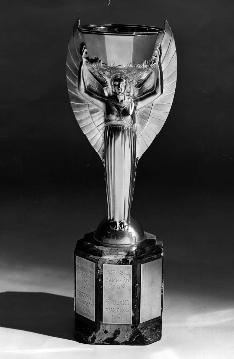 Taça Jules Rimet ficou definitivamente sob posse do Brasil em 1970