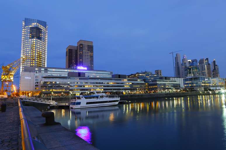 <p><strong>1)</strong> Argentina: Puerto Madero, Buenos Aires</p>