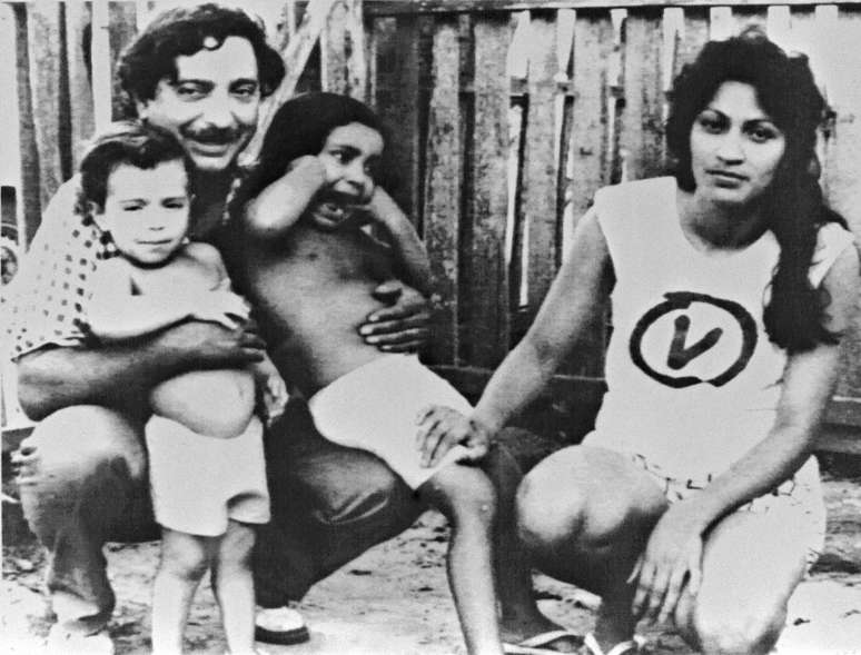 Chico Mendes e sua família, em foto sem data