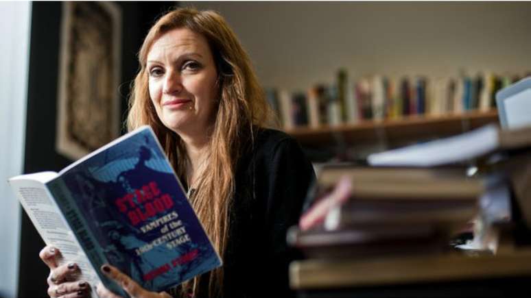 Sam George diz que ideia de estudar vampiros gerou resist&ecirc;ncia inicial de alguns acad&ecirc;micos