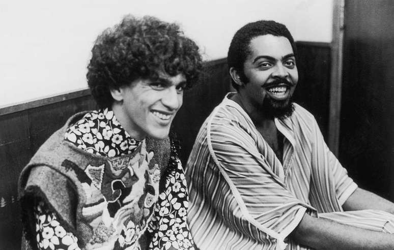 Expoentes do Tropicalismo, Caetano Veloso e Gilberto Gil foram presos após decreto do AI-5