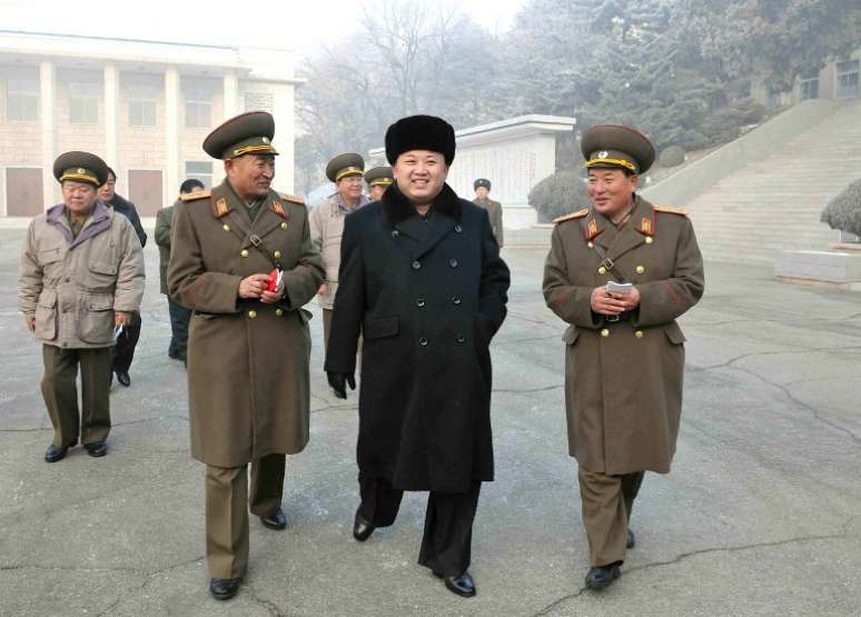 Kim Jong-un visita área militar em local não especificado na Coreia do Norte
