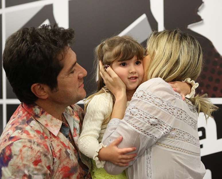 <p>Daniel e sua filha, Lara, ao lado de Claudia Leitte</p>