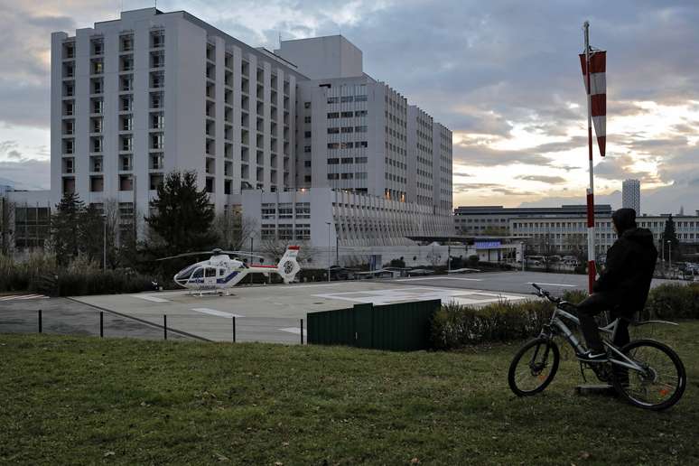 <p>Alemão foi levado de helicóptero para o hospital de Grenoble</p>