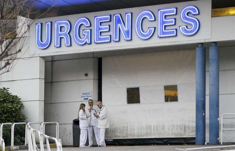 <p>Médicos do Centro Hospitalar Universitário de Grenoble se recusaram e especular sobre a recuperação de Schumacher</p>