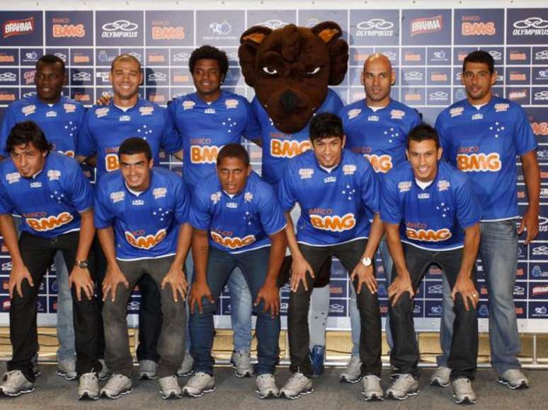 <p>Campeão brasileiro, Cruzeiro é um dos poucos clubes sem dívidas com elenco</p>
