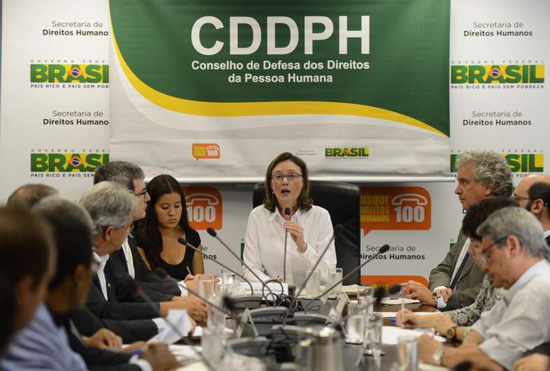 <p>A ministra dos Direitos Humanos, Maria do Rosário, na reunião extraordinária do Conselho de Defesa dos Direitos da Pessoa Humana</p>