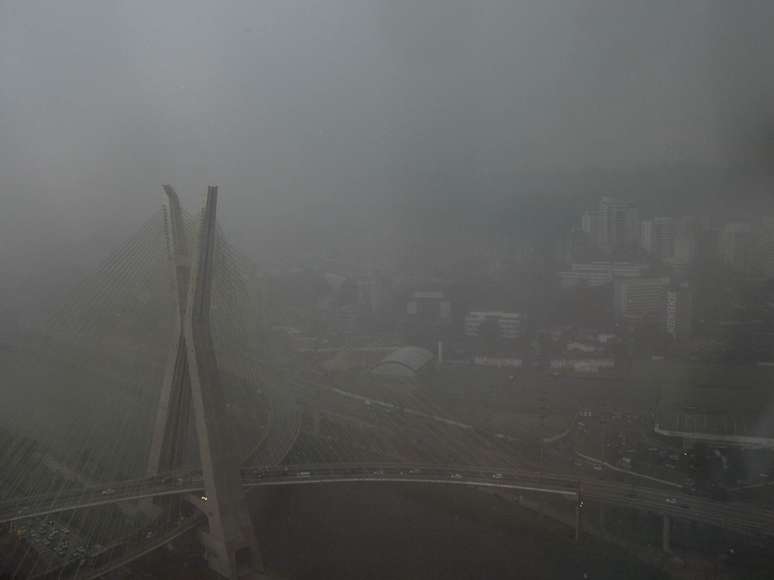 Devido ao calor intenso, a capital paulista tamb&eacute;m foi atingida por granizo
