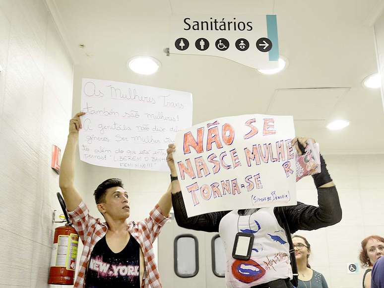 Segundo a PM, o tr&acirc;nsito na avenida Paulista n&atilde;o foi interrompido