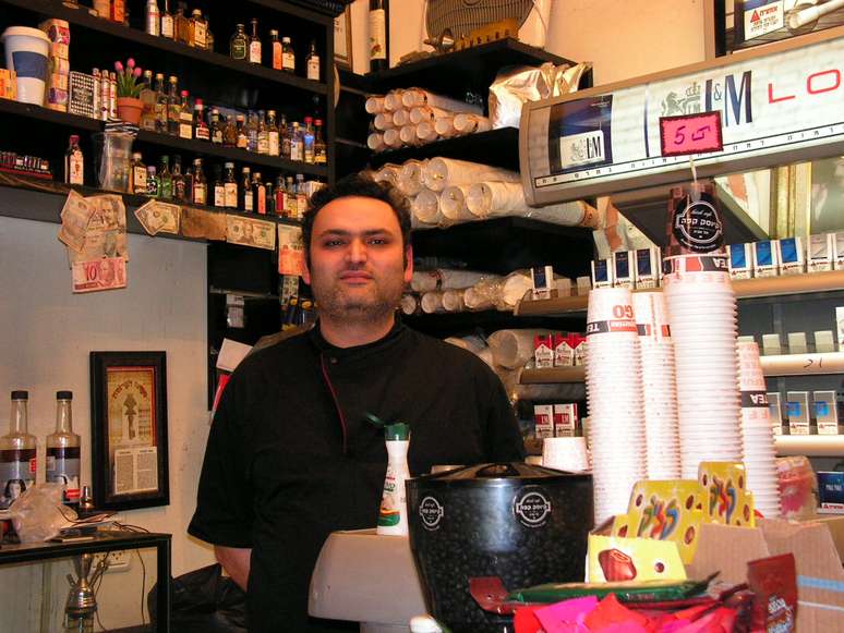 Para Daniel Issascharov, dono de um bar no centro de Tel Aviv, "Sharon foi o maior combatente da hist&oacute;ria de Israel"