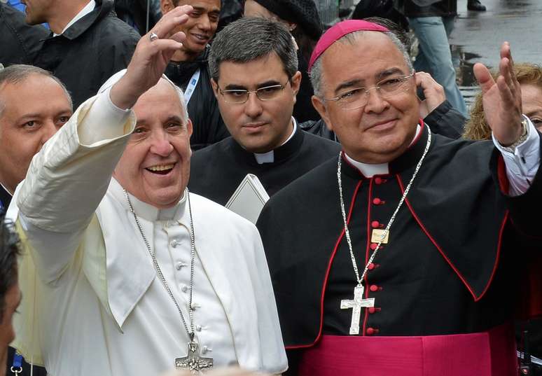 Dom Orani Tempesta (dir.) foi o anfitrião do papa Francisco durante a Jornada Mundial da Juventude