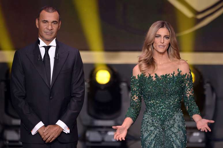 <p>Fernanda Lima apresentou prêmio de Melhor Jogador do Mundo da Fifa</p>