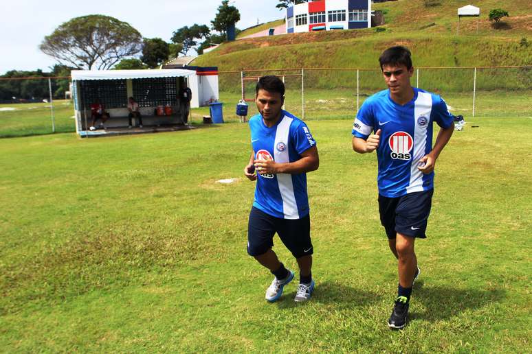 Maxi e Emanuel Biancucchi já treinaram no Fazendão e foram apresentados nesta manhã