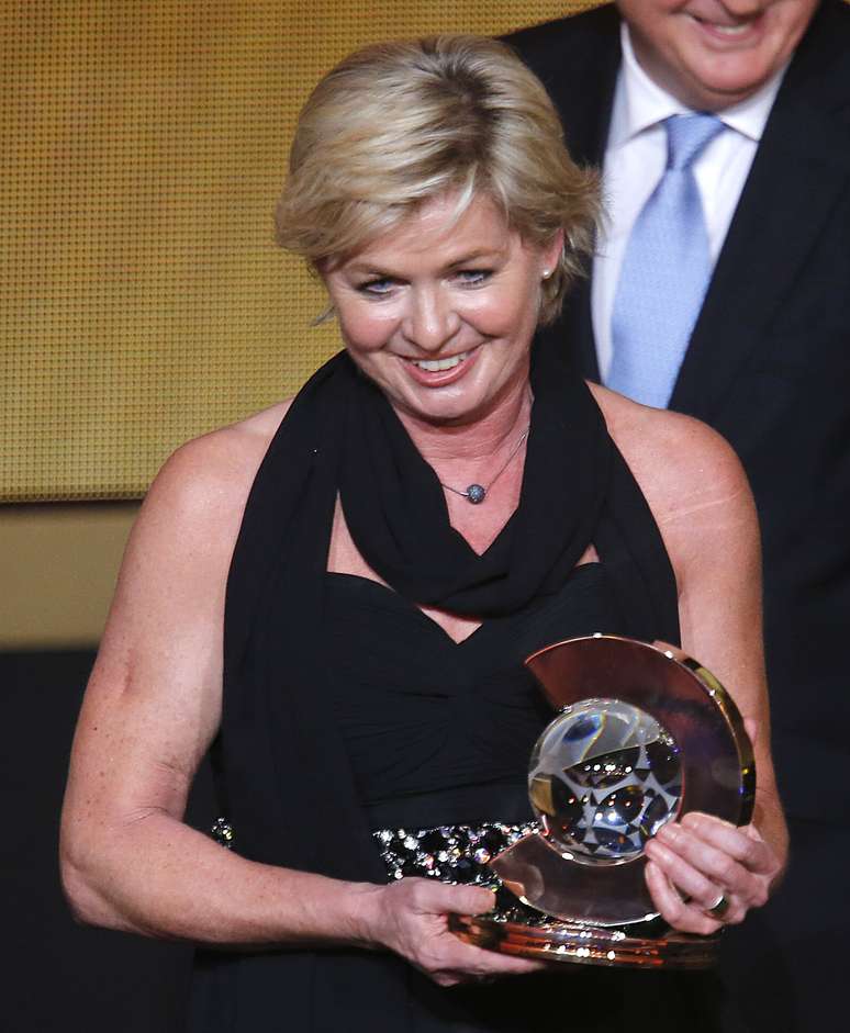 Técnica da Alemanha, Silvia Neid ganhou o prêmio de melhor treinadora de equipe feminina