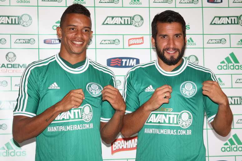 <p>Victorino foi apresnetado com pompa, mas ainda n&atilde;o estreou&nbsp;pelo Palmeiras</p>