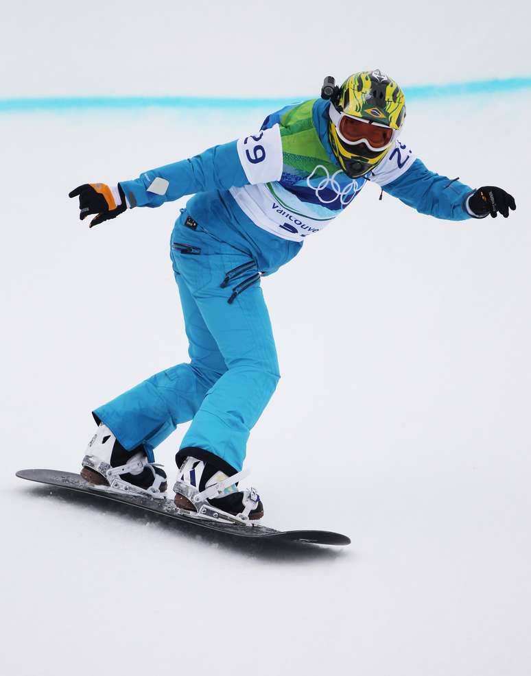 <p>Nona colocada do snowboard na Olimpíada de Inverno de 2006, em Turim (Itália), Isabel Clark marcou uma virada do Brasil nos esportes de neve</p>