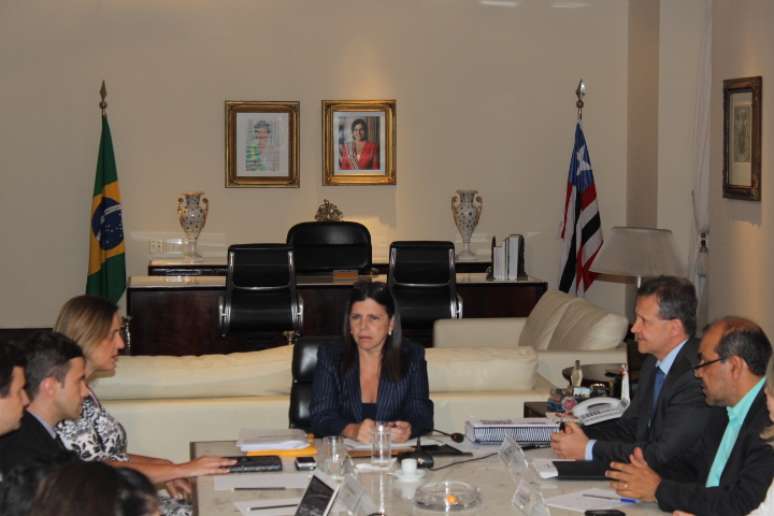 15 de janeiro - Governadora Roseana Sarney recebe apoio logístico da secretária responsável pela administração penitenciária do Paraná