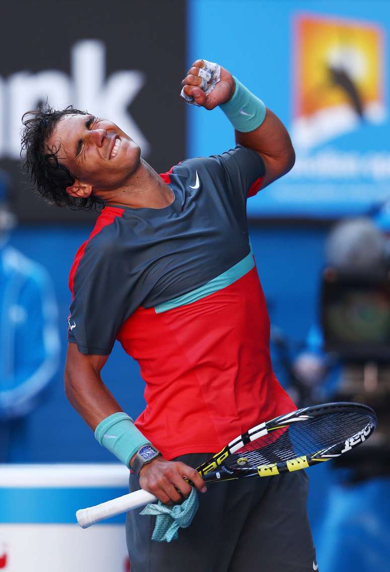 <p>Nadal enfrentar&aacute; Federer e as bolhas na m&atilde;o nas semifinais</p>