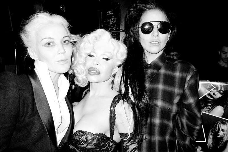 Lepore posa ao lado de Lady Gaga