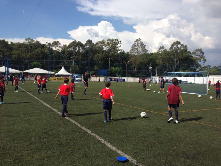 Treinamentos exercitam aspectos como passe e press&atilde;o na marca&ccedil;&atilde;o
