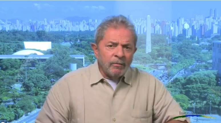 <p>Comemorando 30 anos das Diretas Já, Lula diz que "nós precisamos aprender a valorizar a democracia"</p>