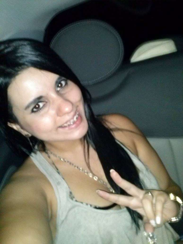 <p>Débora postou foto no Facebook minutos antes de morrer em acidente no Rodoanel, em São Bernardo do Campo (SP)</p>