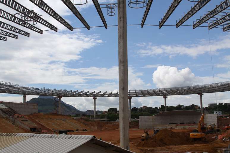 Casa de Camarões antes da Copa, o Estádio Kleber Andrade, em Vitória, passa por reformas para receber a seleção africana