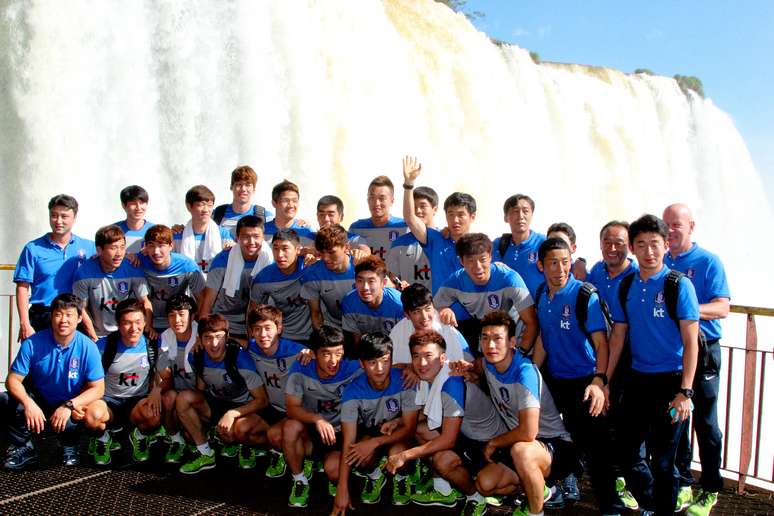 A seleção da Coreia do Sul aproveitou o mês de janeiro para fazer um período de treinos em Foz do Iguaçu, cidade escolhida para a preparação para a Copa do Mundo - deu tempo até de fazer uma visita às Cataratas